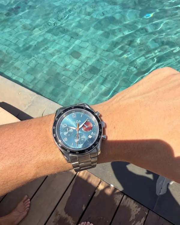 Na piscina